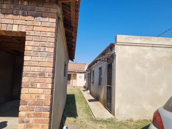 9 Bedroom Property in Madadeni, Newcastle